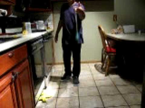 Yo-Yo:How to do the one-handed braintwister(counterweight)