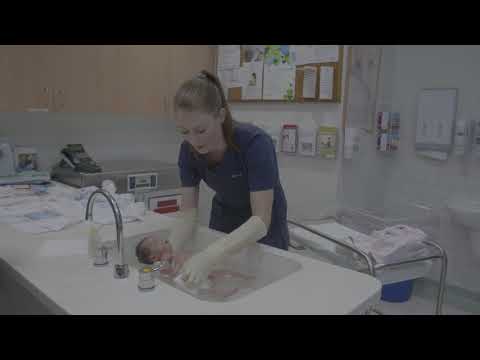 Westmead Hospital, Woman and Newborns baby bathing demonstration