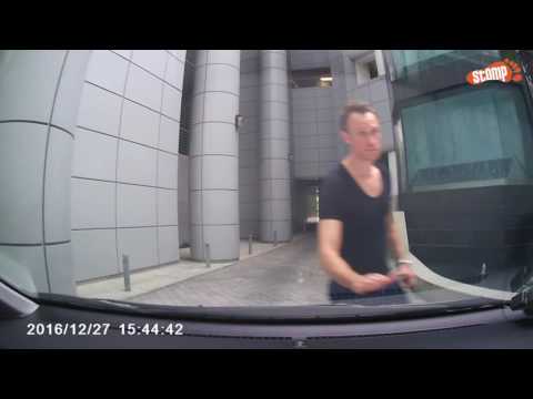 Man bangs on GrabCar, breaks windscreen wiper because driver with no baby car seat can't pick up his