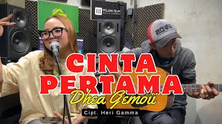 Download lagu CINTA PERTAMA - GAMMA BAND (LIVE COVER DHEA GEMOII) POJOK SUARA VERSI AKUSTIK) mp3 Download lagu CINTA PERTAMA - GAMMA BAND (LIVE COVER DHEA GEMOII) POJOK SUARA VERSI AKUSTIK) mp3