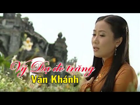 Thể hiện bởi Vân Khánh
