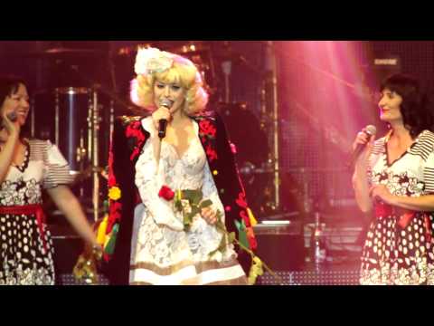 Loredana - Hai nu si da & Fata Neichii | LIVE in concertul MAGIC 2013