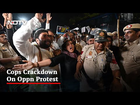 Delhi Police Crack Down On Congress Protest At Red Fort, Leaders Detained