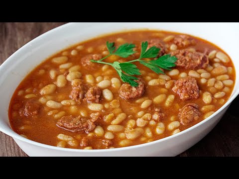 White beans with chorizo: traditional recipe