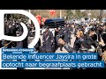 Enorme optocht met paarden, koets en dansers bij uitvaart van Rotterdamse influencer Jaysira - Be...