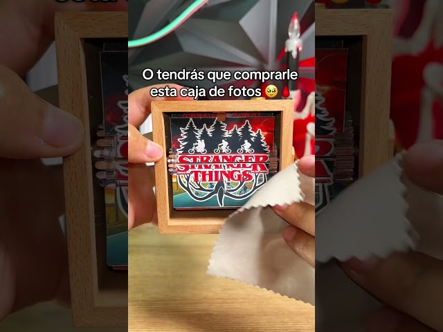 Vídeo relacionado con Foto preimpresa firmada digitalmente con ST Stranger Things montada, foto #1 impresa con autógrafo de 10 x 8 pulgadas