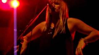 Grace Potter and the Nocturnals perform Jefferson Airplane&#39;s White Rabbit live
