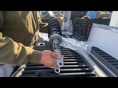 Rough Country 2in Leveling Struts - 2016 RAM 1500 4x4