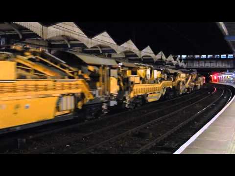 Freightliner 66618 and 66531 roll through Ipswich with the HOBC