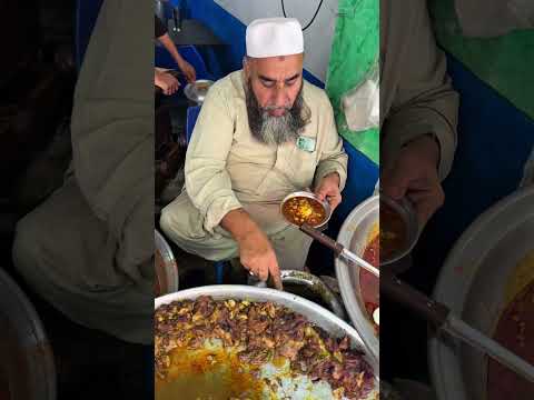 Oldest Chole Point in Peshawar | Pehalwan Lobia & Chana Chaat | Anda Chole | Khyber Bazaar Peshawar