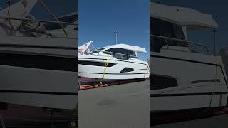 Sealine Yacht F 430 krass tiefer gelegt. Yachttrailer extrem #yachtlife #boot #yachting #boat #yacht