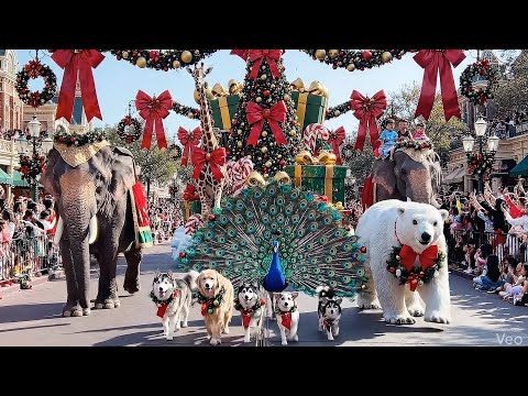 REAL Jungle Animals at Disneyland Christmas Parade (4K)