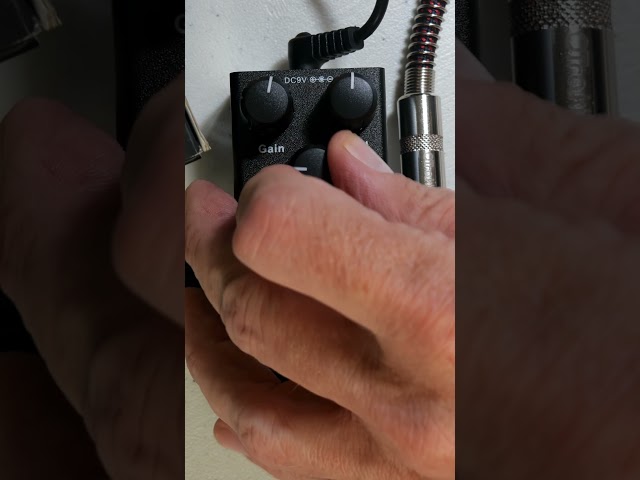 Vídeo relacionado con SONICAKE Pedal Overdrive Doble Canal Overdrive/Boost/Distortion 3 Modos Circuito Analógico Puro True Bypass 4 Potenciadores por Canal QDS-08