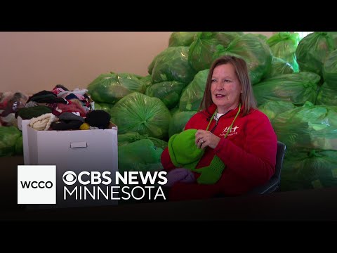 Hats and Mittens organization celebrates 30 years - YouTube