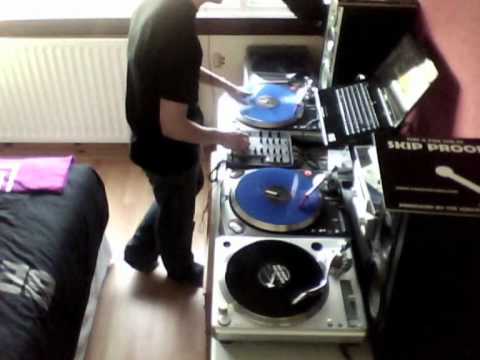 DUBSTEP MIX 2011 (4 TURNTABLES BABY!) DJ CULAR