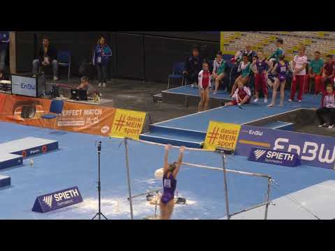 Daria Spiridonova Stufenbarren