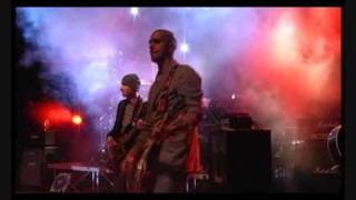 Music video thumbnail preview for Modà - L'ultimo viaggio live by Modà