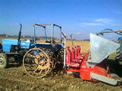 Un trattorista per due trattori