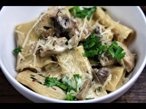 Instant Pot Creamy Chicken and Mushroom Pasta