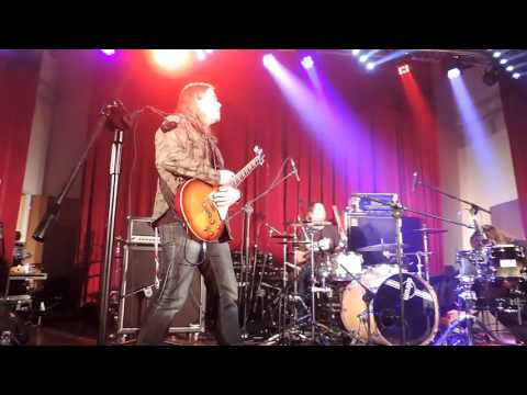 Stepping Selfeater - STEPUJÍCÍ SAMOŽROUT - Bulls on Parade cover LIVE