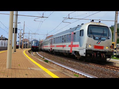 Una delle ultime Pilote UIC-Z1 in testa all'InterCity Torino-Salerno in transito a Genova Nervi