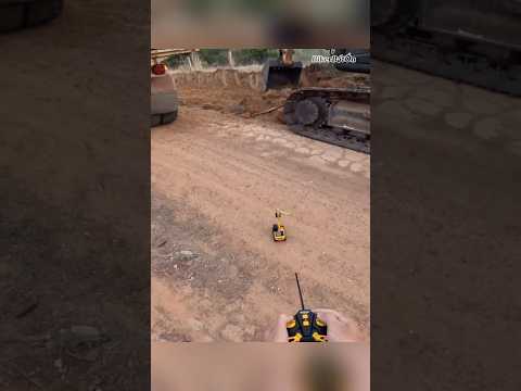 Chiếc máy xúc ÔNG CỐ và máy xúc CHÁU CỐ #shorts #biker #motorcycle #excavator