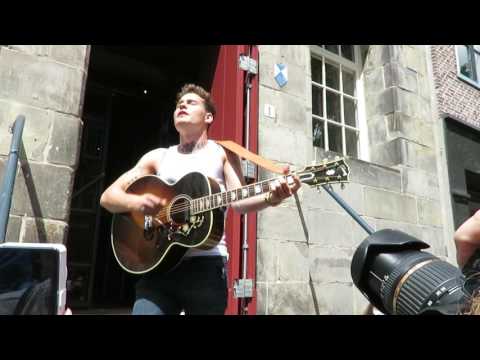 Douwe Bob How lucky we are