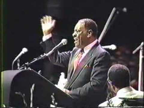 Rev. Lawrence Roberts (James Cleveland's funeral)