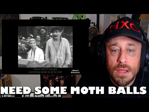 Twee Motten - Dorus (Tom Manders) & Cor Steyn (English subtitles) REACTION!