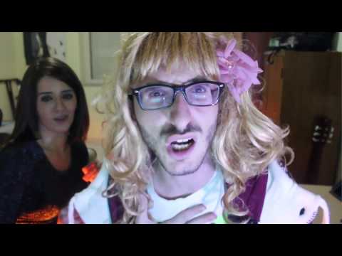 Carolina gioca e si incazza con la Rossa!! - Carmine Migliaccio