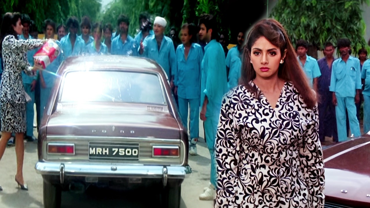 Mazdoor Ki Madad Ki Toh Jala Di Karodo Ki Gaadi! | Sridevi, Anil Kapoor | Laadla Movie Scene