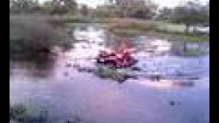 preview picture of video 'honda rincon crossing the mayo river in navojoa mexico'