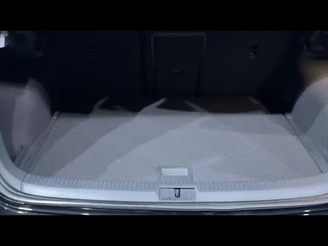 Volkswagen Golf COMFORT LINE - FACTORY ALLOYS - RE - Image 2