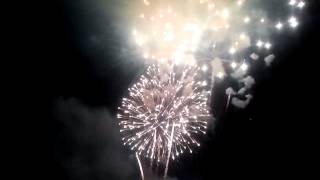 preview picture of video 'Salem Days fireworks from our backyard on the pond'