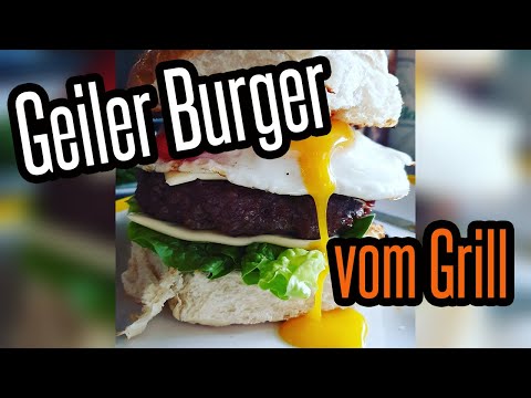 Geiler Burger vom Grill - Pattie auf Gasgrill - Zwiebeln, Bacon und Spiegelei auf Grillmatte