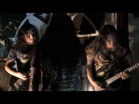 BLASTER ARTILLERY Barcelona tiene 2 putas