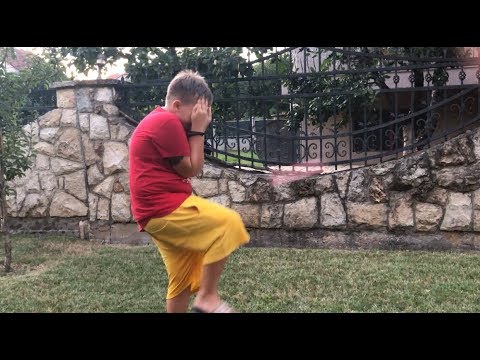 LUFTA ME BALLONA ME UJË + Denim