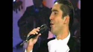 Alejandro Fernández-Julio Iglesias--La media vuelta