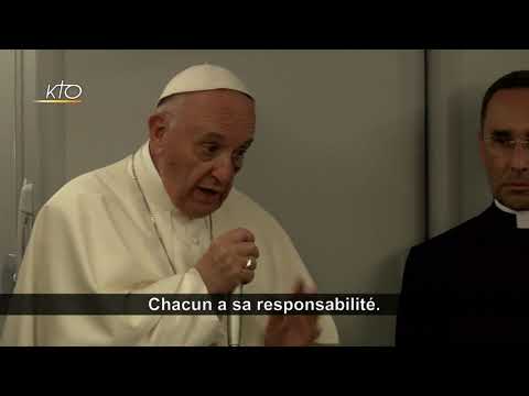Conférence du pape Francois dans l’avion de retour de Colombie