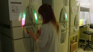 Le laboratoire de microbiologie