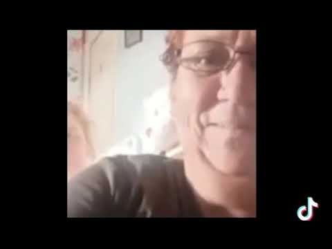 stan twitter: fiona is that a ghost behind you