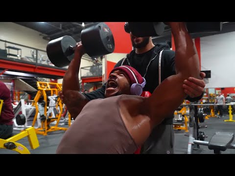 SHOULDER PRESSING YOUR GIRL IN EACH ARM! Winter Bulk Day 32 (Shoulders & Back)