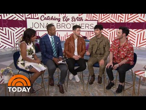 download lagu mp3 mp4 Jonas Brothers And Wives Interview, download lagu Jonas Brothers And Wives Interview gratis, unduh video klip Jonas Brothers And Wives Interview