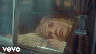Rasierwasser & Kastanien Lyrics English Translation