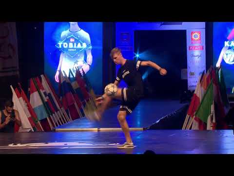 Battle mode is ON! Tobias (Norway) vs Kalldoff (Sweden) at Super Ball 2016