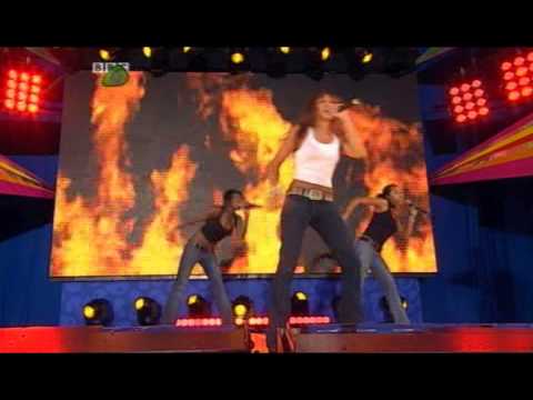 Javine - Real Things (Live at The Junior Great North Run Party 2003)