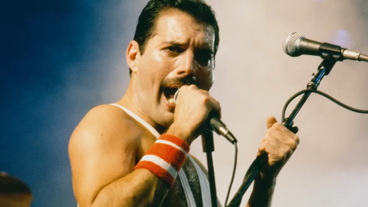 Freddie Mercury: From Shy Teen to Queen’s Superstar