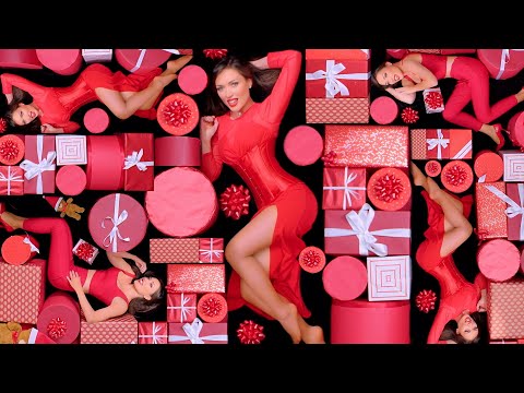 Elsa Esnoult - Mon premier Noël avec toi [Clip Officiel]