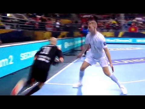 Timur Dibirov Needs Just 50cm to Score against Niklas Landin