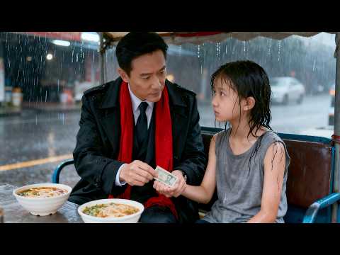 善良董事長資助撿破爛的小女孩，十年後小女孩竟成了首富，在他被養子女背叛陷害時，她毫不猶豫地向他伸出了援手 #Shortplay #drama #chinese short drama eng sub